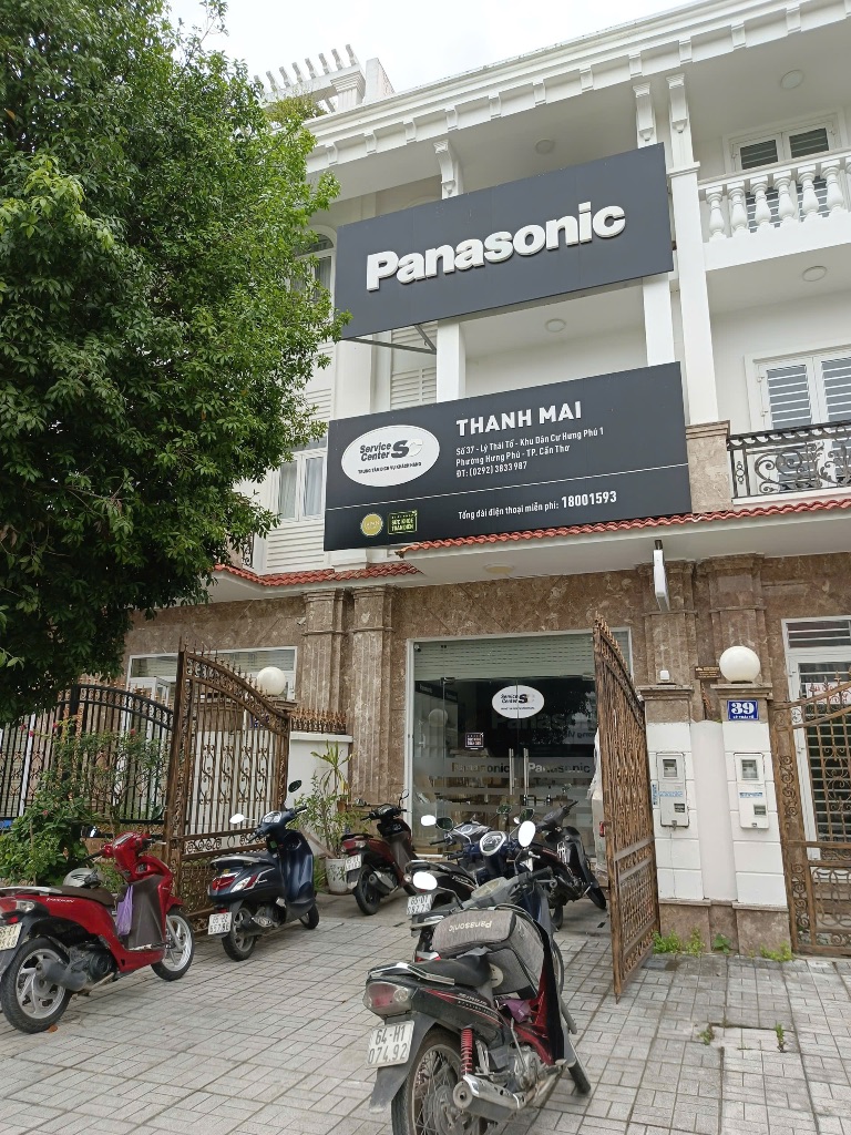 Mặt tiền trung tâm Thanh Mai có bảng hiệu Panasonic